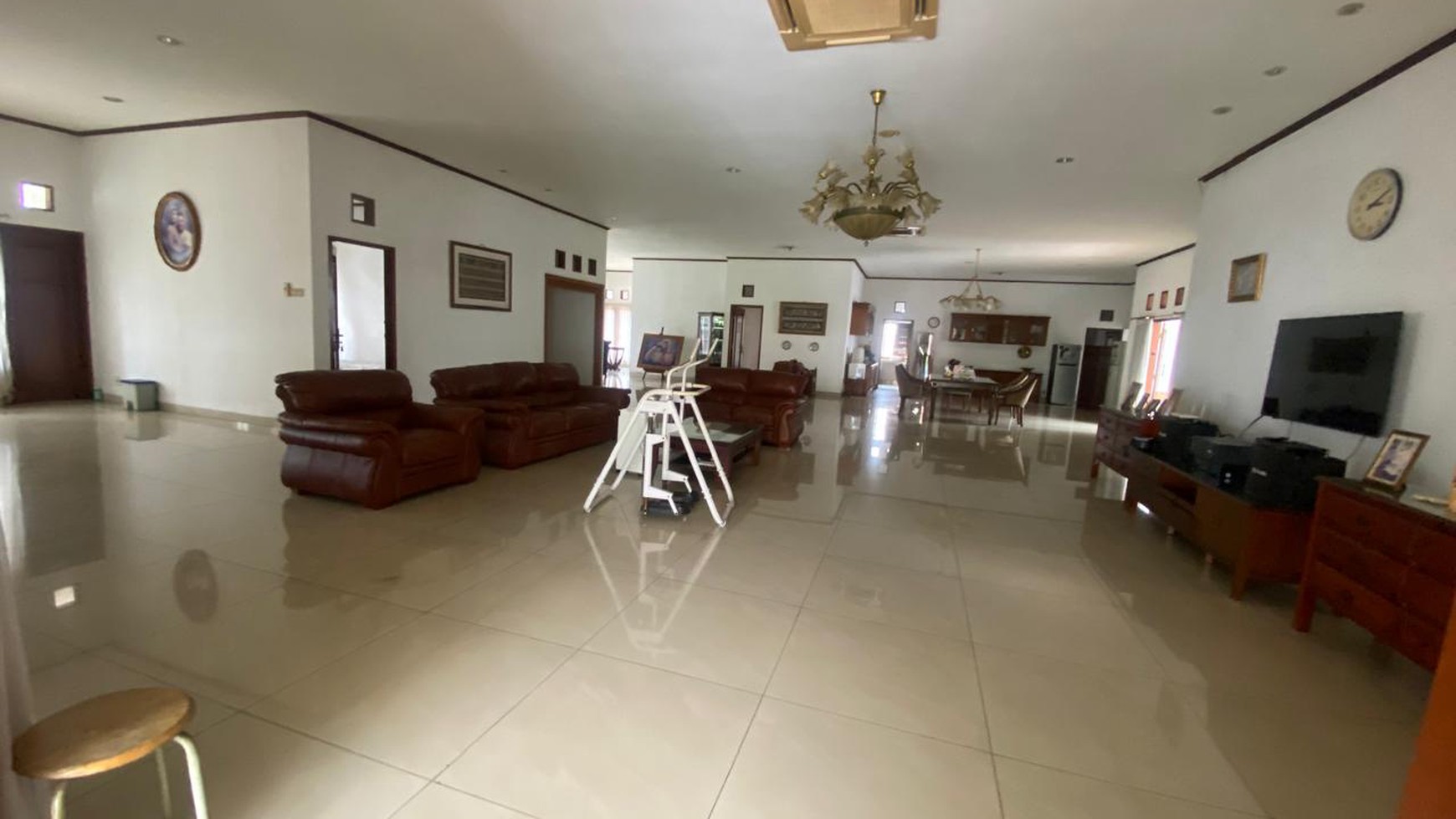 Dijual Rumah Mewah di Cinere Kolam Renang Ruang Luas