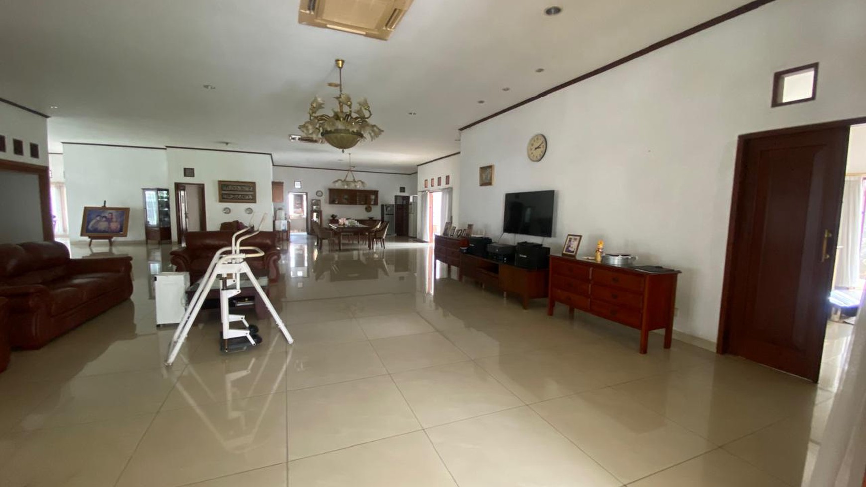Dijual Rumah Mewah di Cinere Kolam Renang Ruang Luas