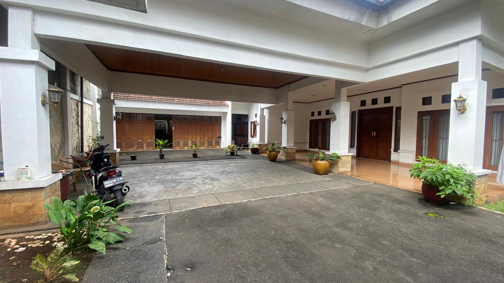 Dijual Rumah Mewah di Cinere Kolam Renang Ruang Luas