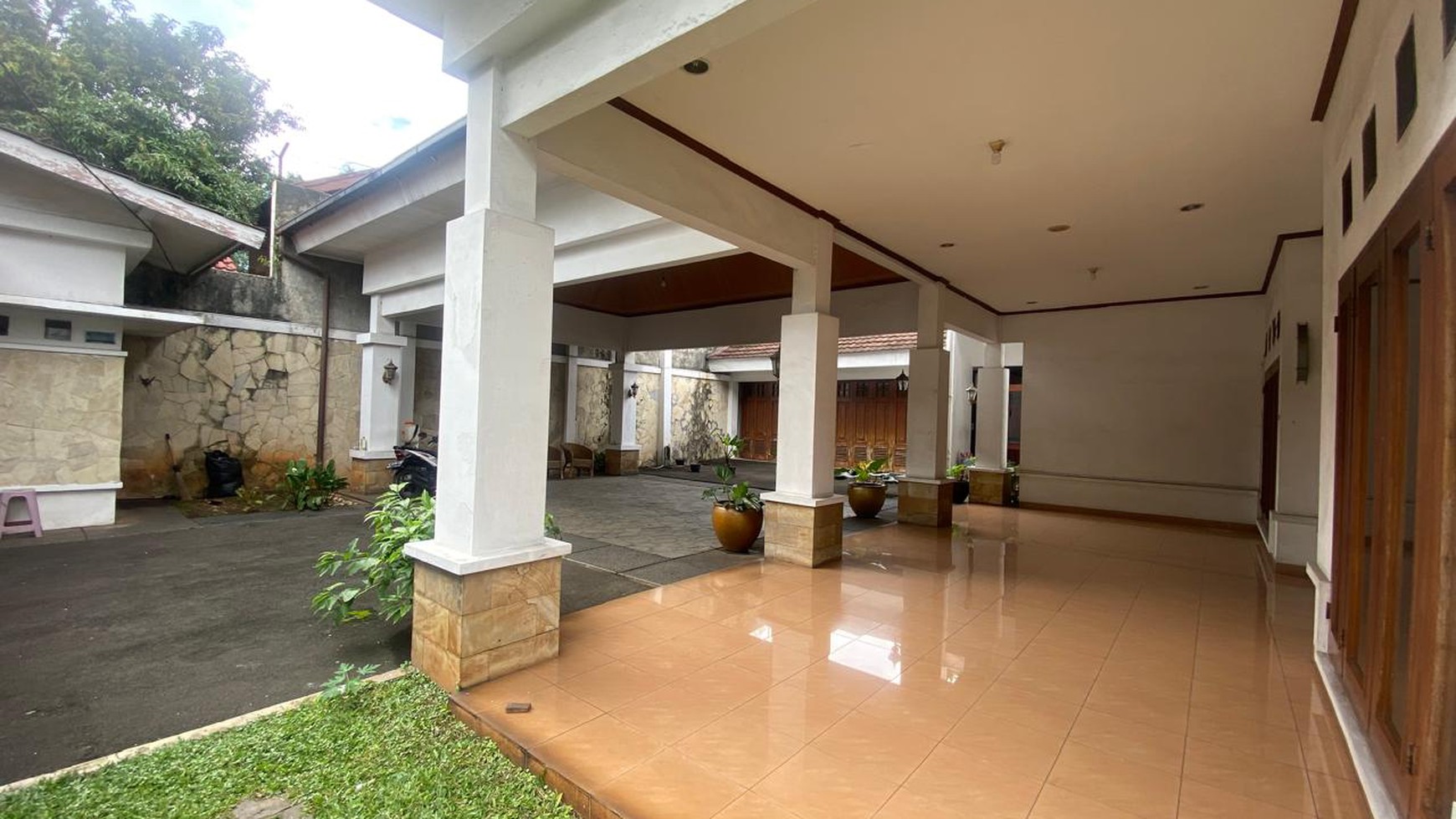 Dijual Rumah Mewah di Cinere Kolam Renang Ruang Luas