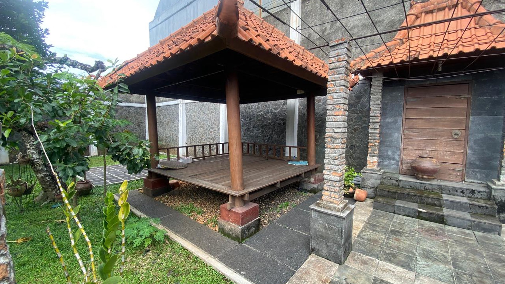 Dijual Rumah Mewah di Cinere Kolam Renang Ruang Luas