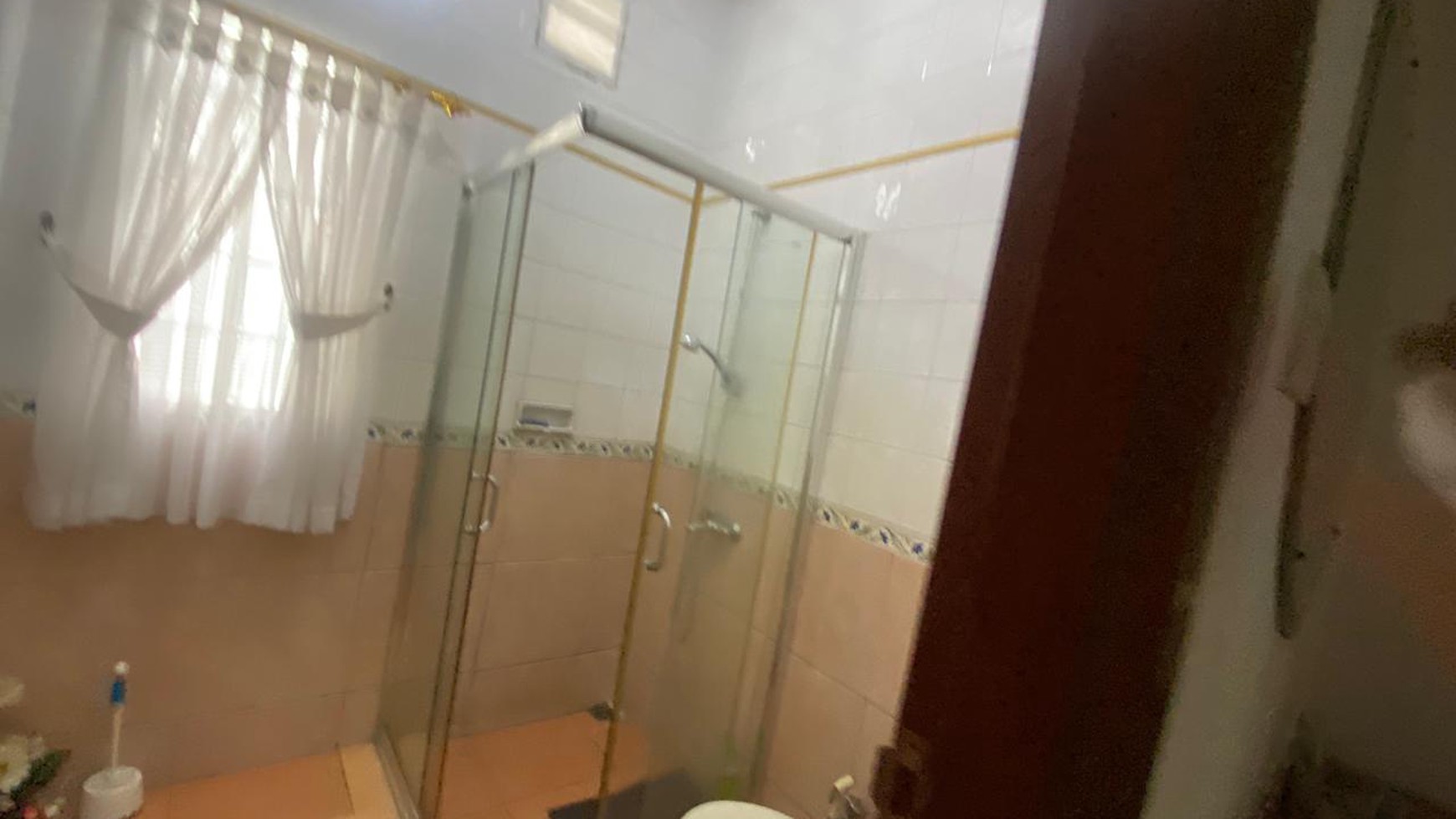Dijual Rumah Mewah di Cinere Kolam Renang Ruang Luas