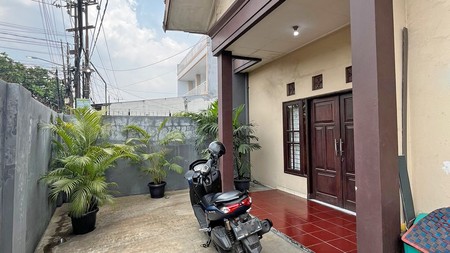 Rumah pinggir jalan raya di Palem Puri dekat Bintaro