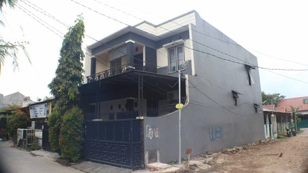 Rumah 2 lantai di Ketapang Cipondoh