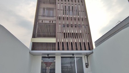 Ruko 4 lantai pinggir jalan Raya BSD City