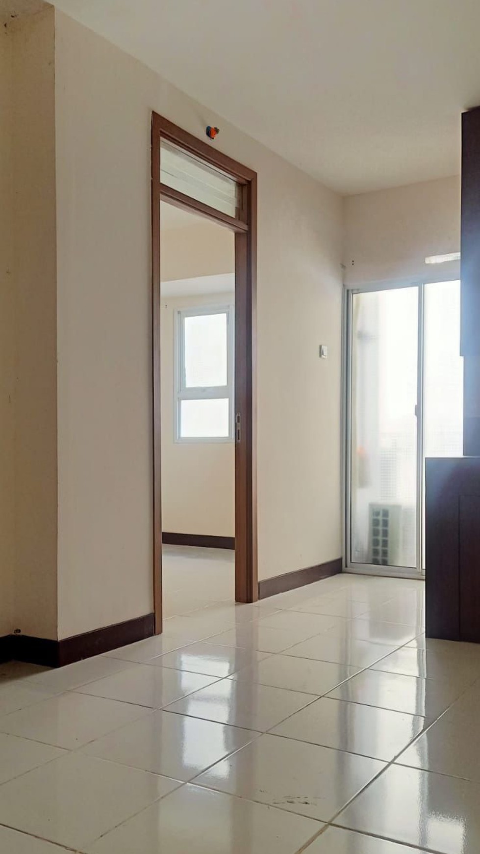 Apartemen Strategis di Cinere Semi Furnished View Kolam Renang