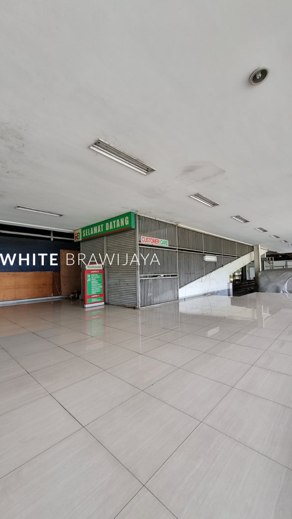 Gedung ex supermarket Radja Bangunan Bekasi Lokasi Strategis
