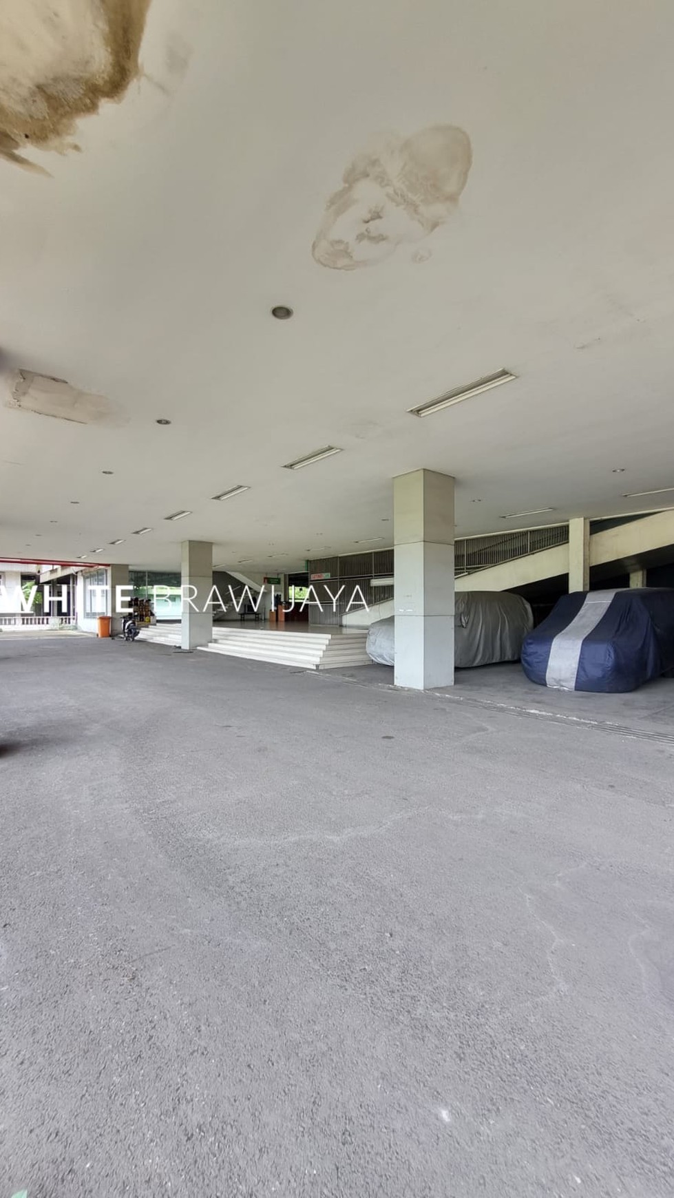Gedung ex supermarket Radja Bangunan Bekasi Lokasi Strategis