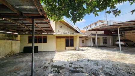 Rumah Dengan Luas Tanah 1000m2 Di Supomo Menteng Dalam 