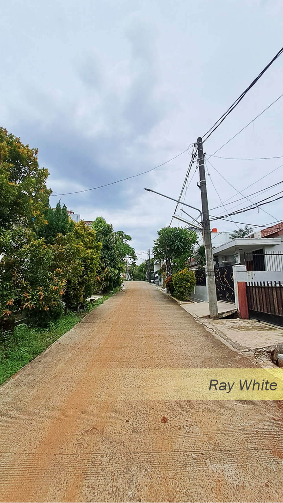 Ruang Usaha SHM Dalam Komplek Perumahan di Bintaro, Pondok Aren, Tangerang Selatan