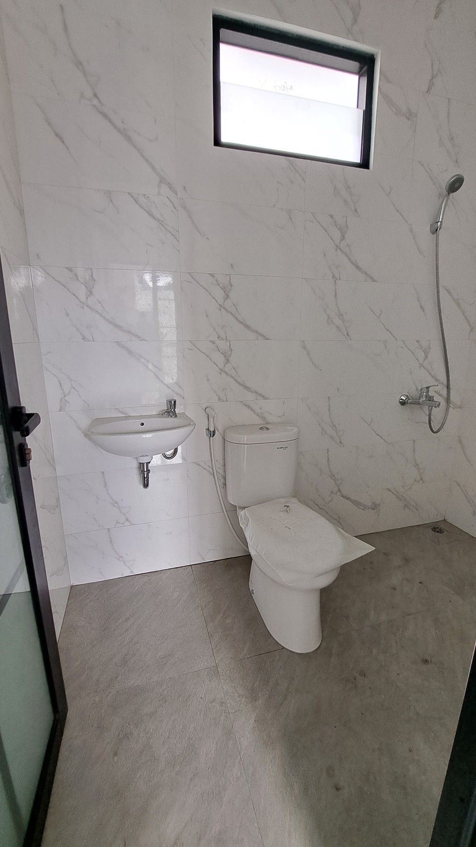 Brand New House American Classic 3 Lantai Best Price di Kalibata