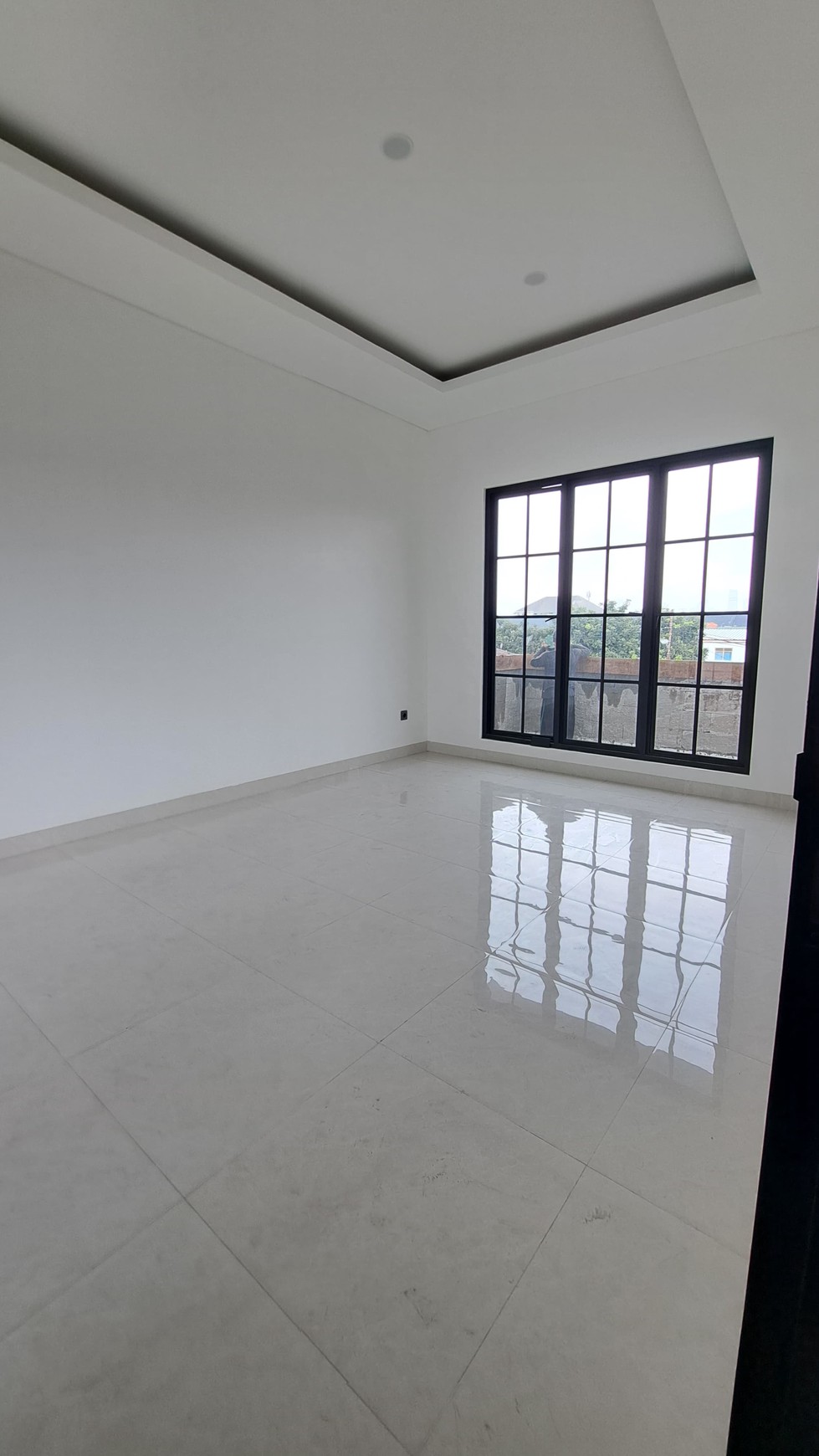 Brand New House American Classic 3 Lantai Best Price di Kalibata