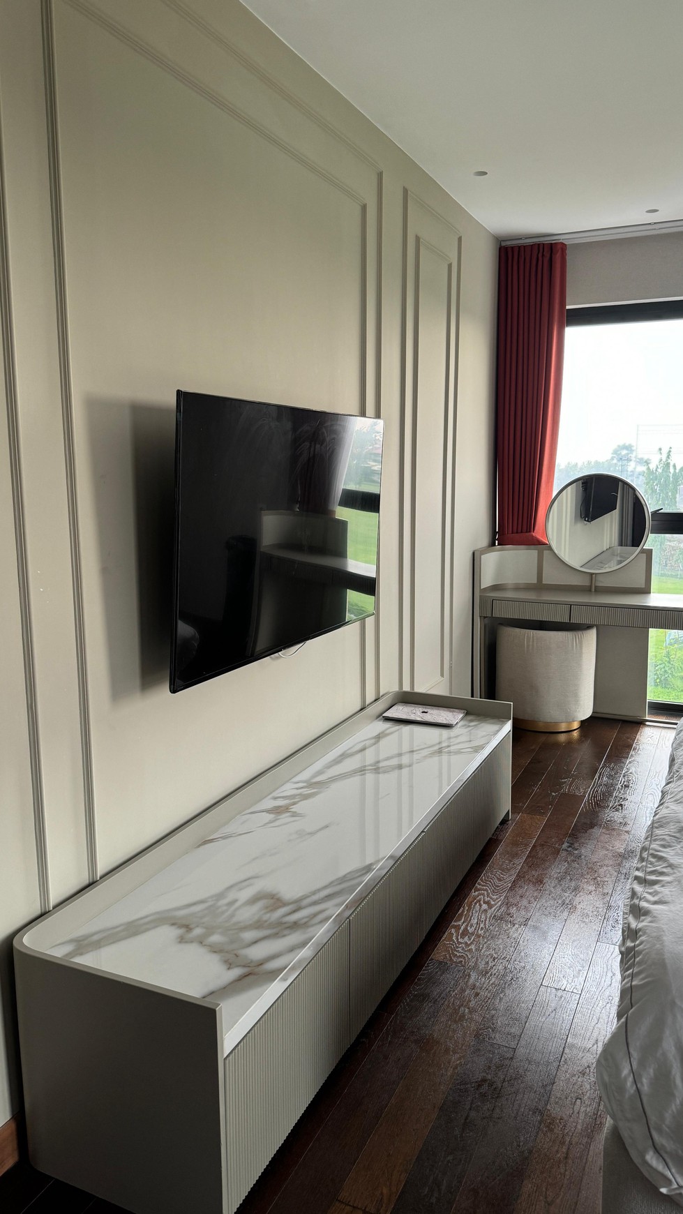 MURAH Dijual Apartemen Graha Golf - Graha Famili TOWER Arion Tipe 3+1 Kamar Tidur BONUS  FULL FURNISHED Best view GOLF 
