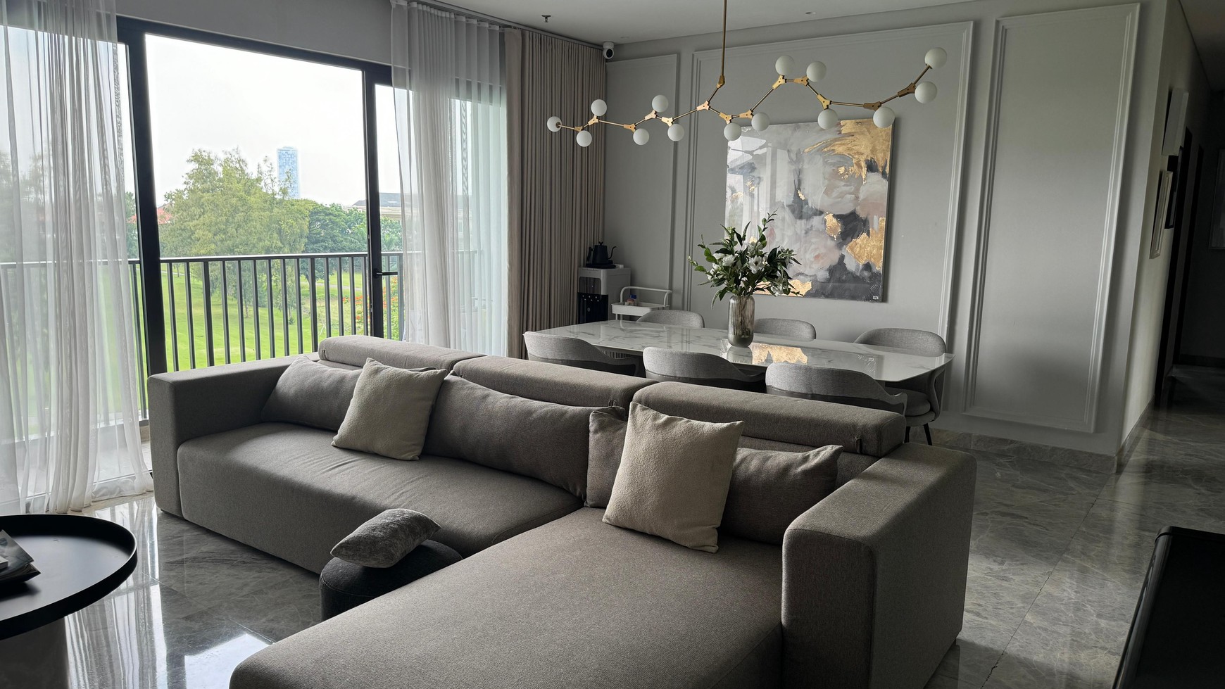 MURAH Dijual Apartemen Graha Golf - Graha Famili TOWER Arion Tipe 3+1 Kamar Tidur BONUS  FULL FURNISHED Best view GOLF 