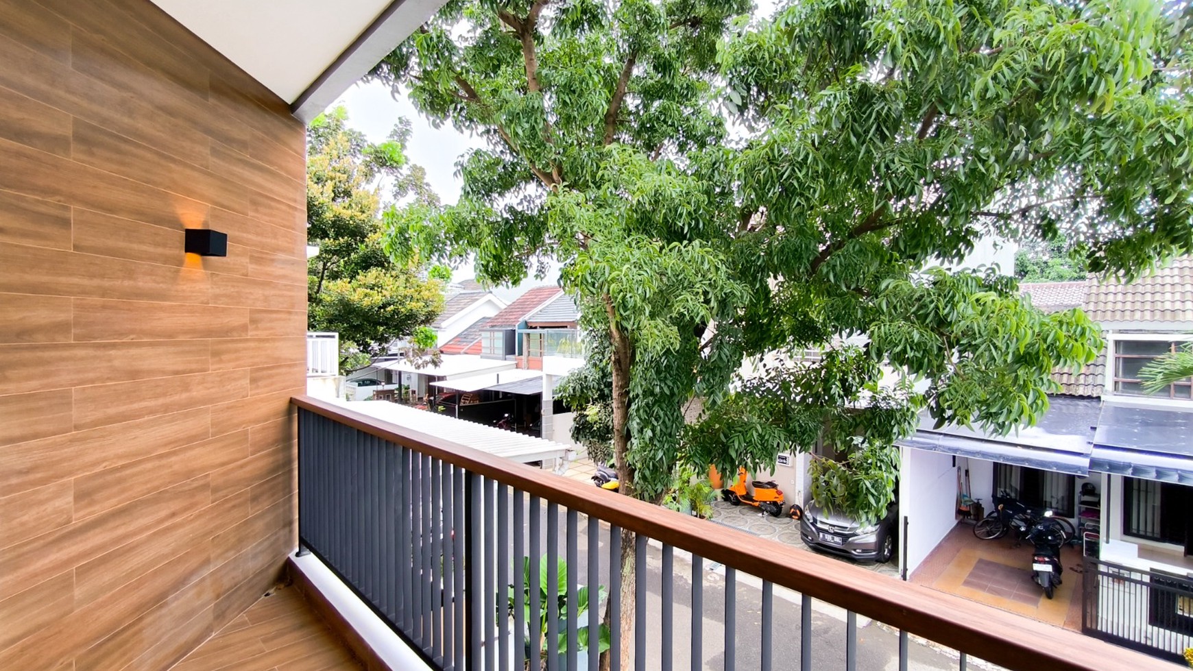 Rumah 2 lantai,Luas Tanah 72,dalam cluster di Bintaro Jaya 9.