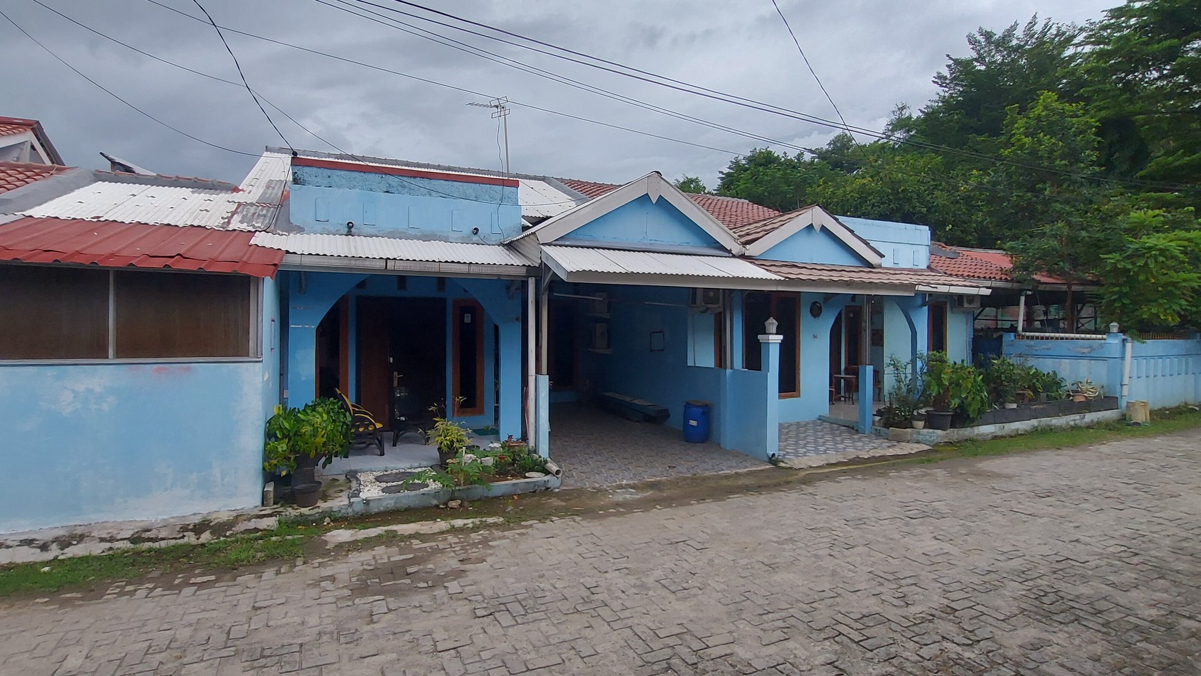 Rumah Luas Hook di Perumahan Depok Jawa Barat