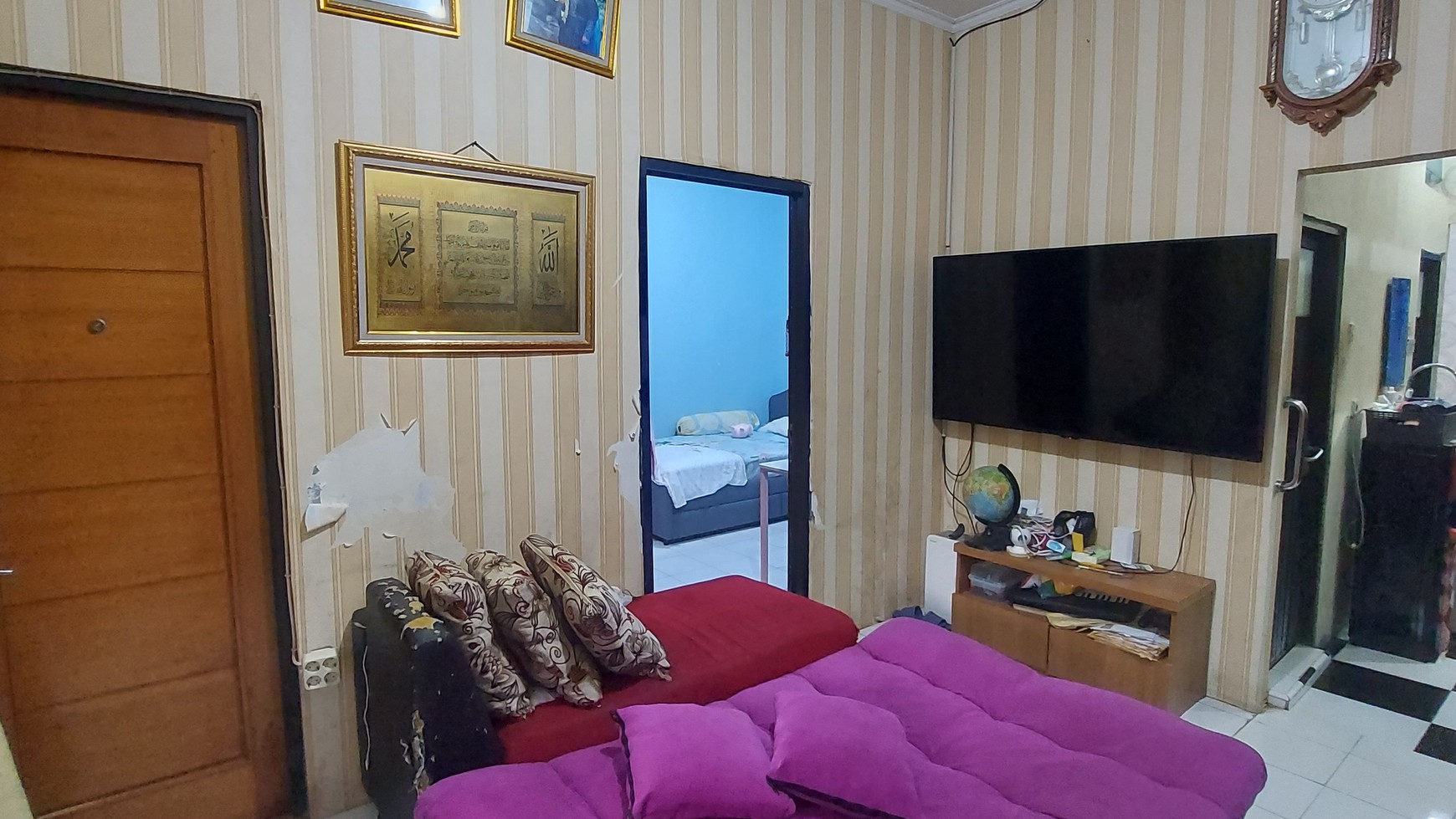 Rumah Luas Hook di Perumahan Depok Jawa Barat ada Kolam Renang untuk Penghuni