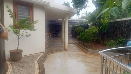 Rumah Besar 2 Lantai Di Perumahan Mewah Pekayon, Pasar Minggu , 5 Menit Ke Mall Pejaten Village Dan Jl. Ampera Raya, Dijual 20% Di atas NJOP