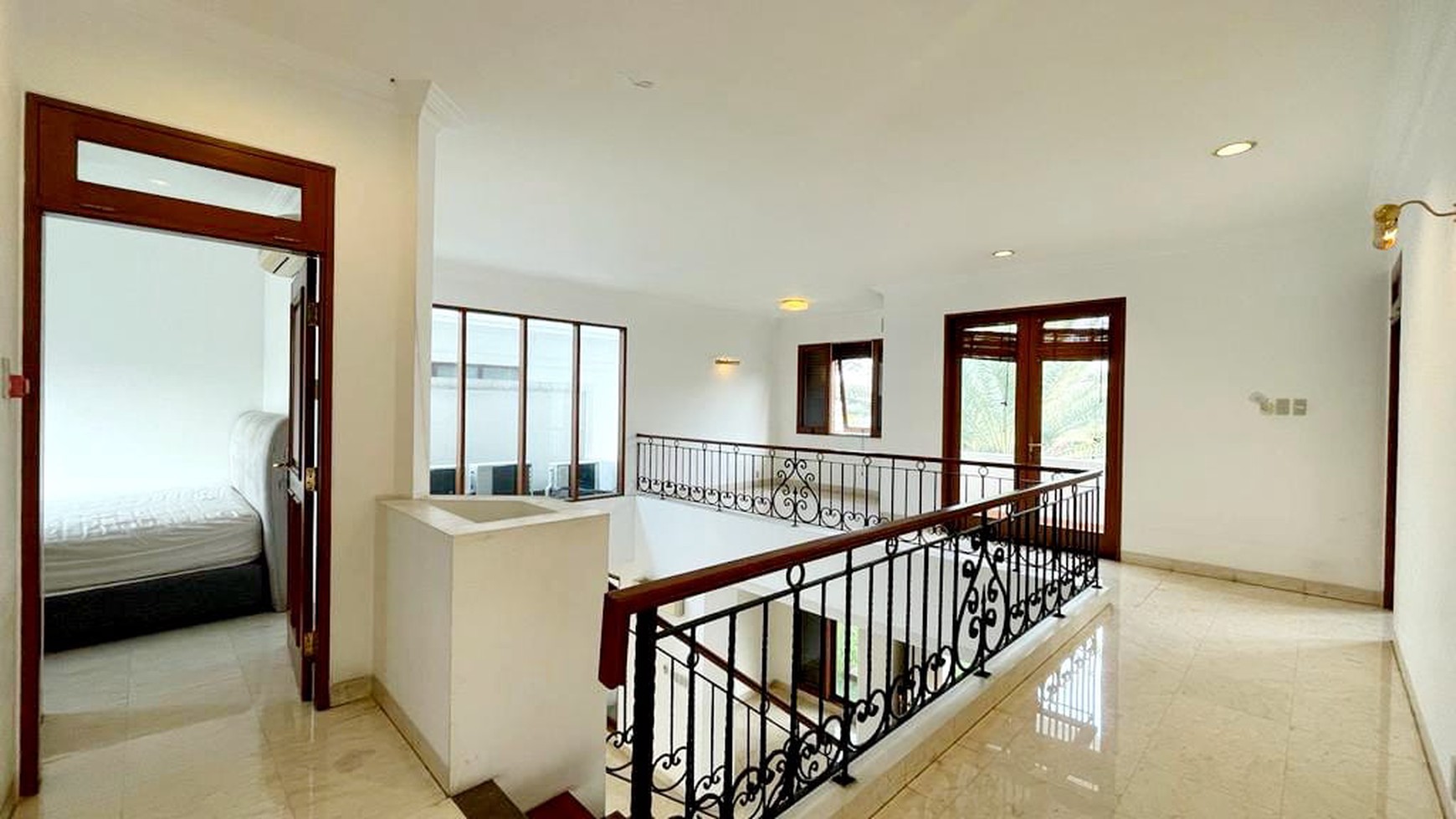 Rumah Bagus Di Pejaten Barat, Villa Palma Jakarta Selatan,