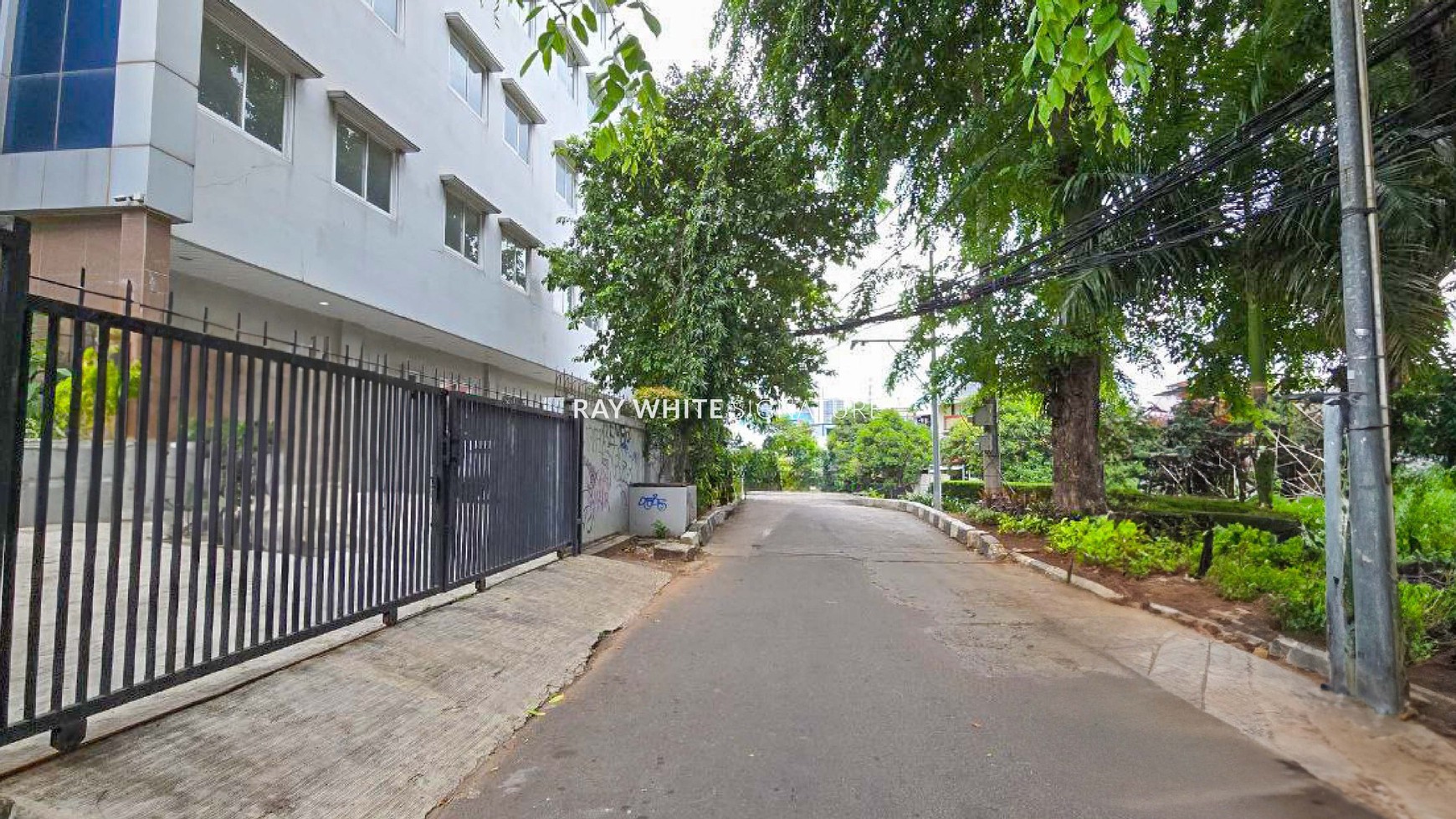 Rumah Hitung Tanah Area Cipete