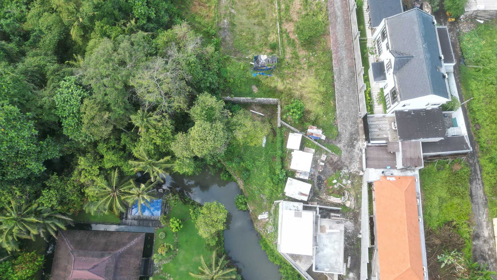 Rumah Hitung Tanah Area Cipete