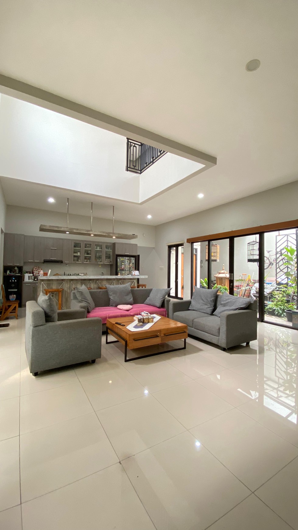 Rumah Semi Furnished Nyaman di Cinere - Lokasi Strategis