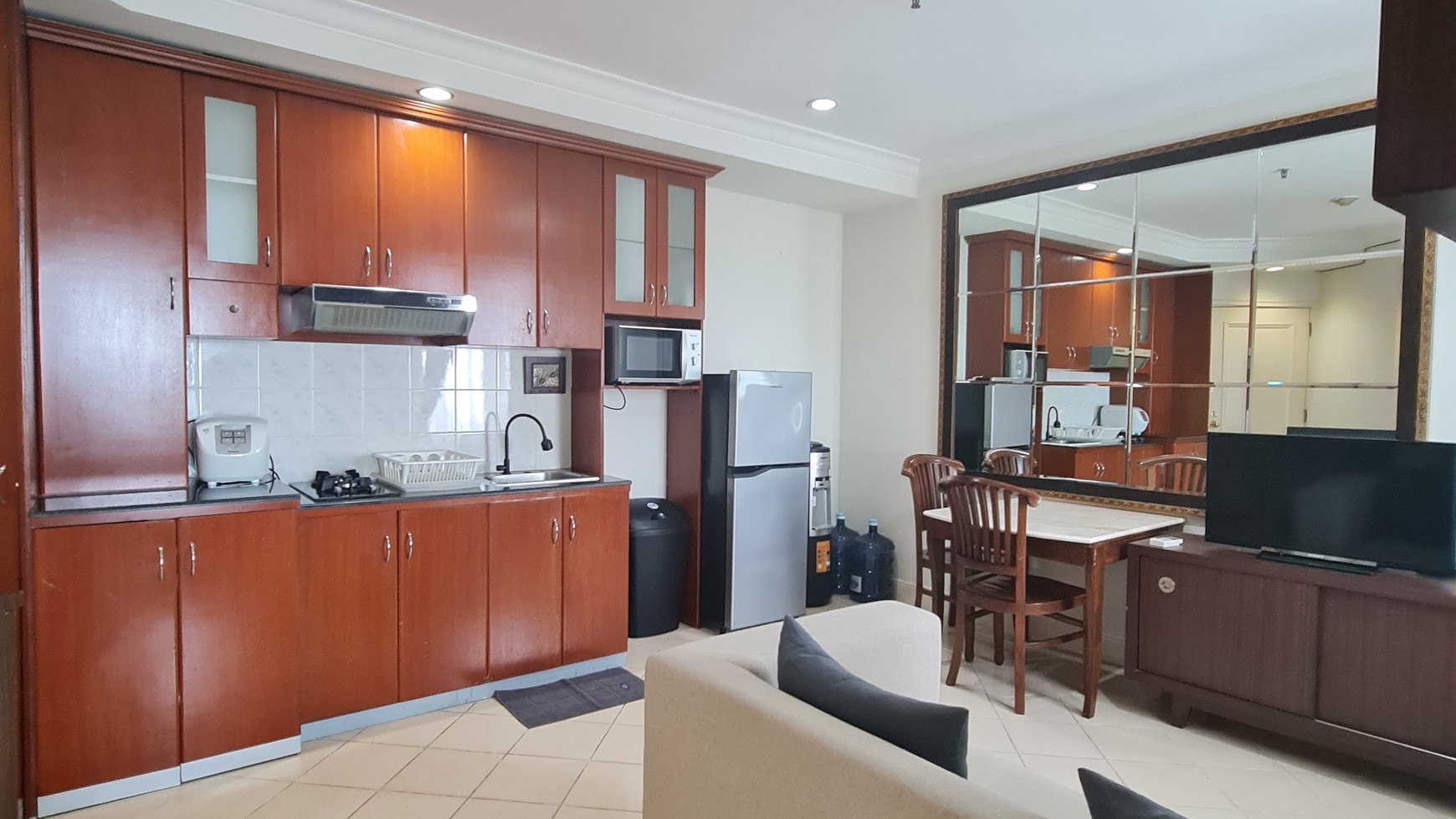 Dijual Unit Apartemen Batavia 1 Bedroom Fully Furnished, Dekat Area Perkantoran dan Pusat Kota - Bendungan Hilir.