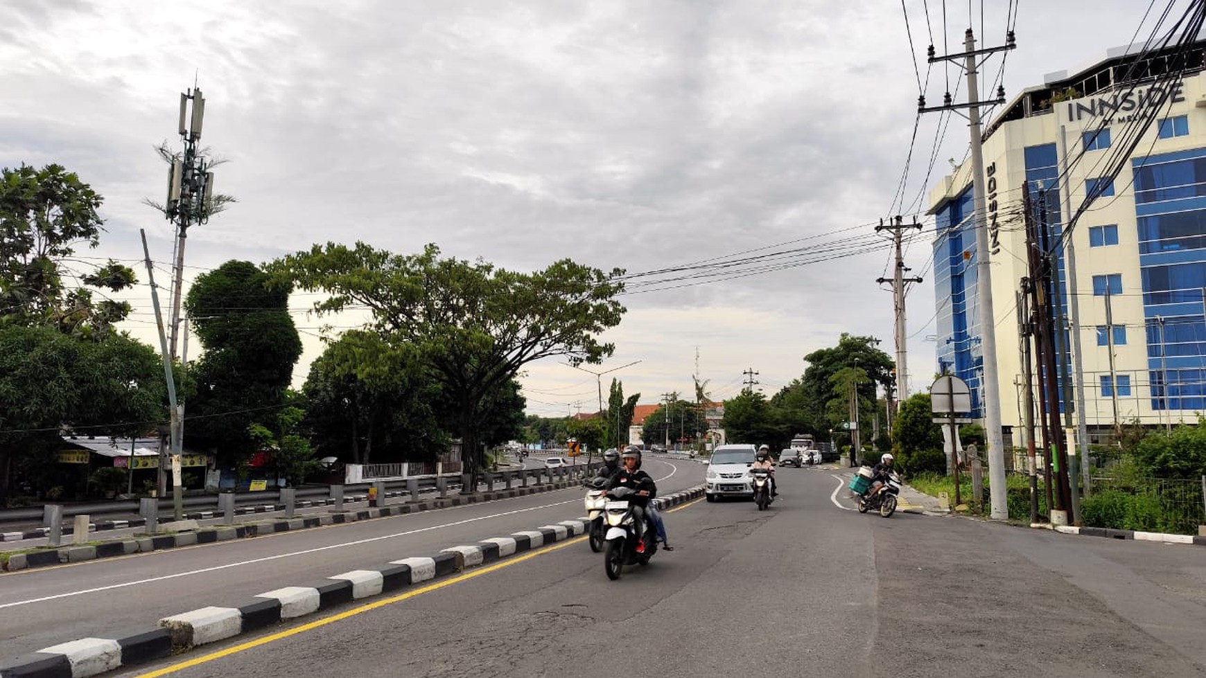 Tanah Pekarangan Luas 319 Meter Persegi Lokasi Dekat Lottemart Maguwoharjo Sleman 