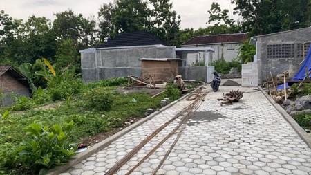 Tanah Pekarangan Luas 90 Meter Persegi Lokasi Ambarketawang Gamping Sleman 