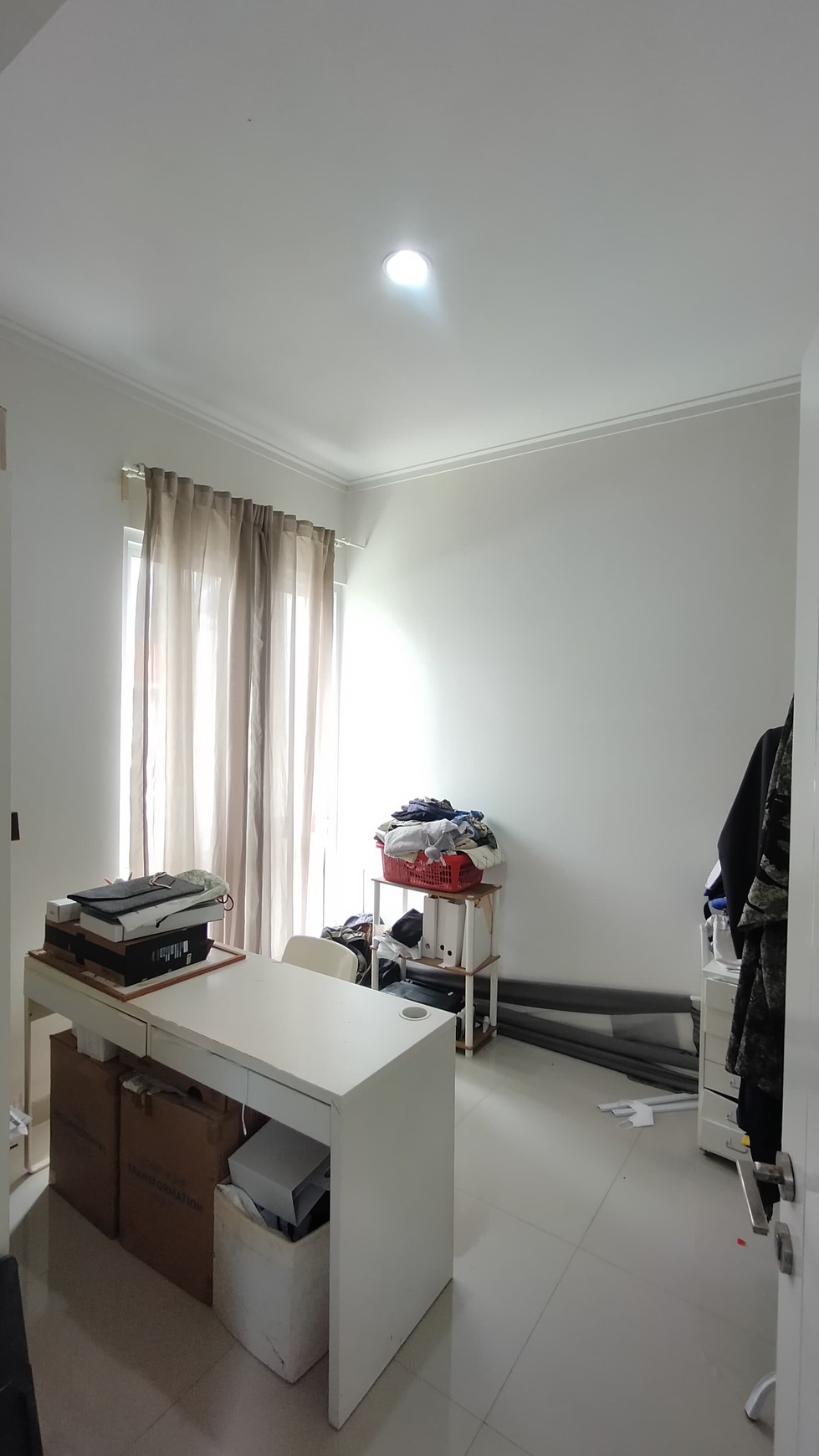 Rumah Modern Minimalis di kawasan ramai Gading Serpong