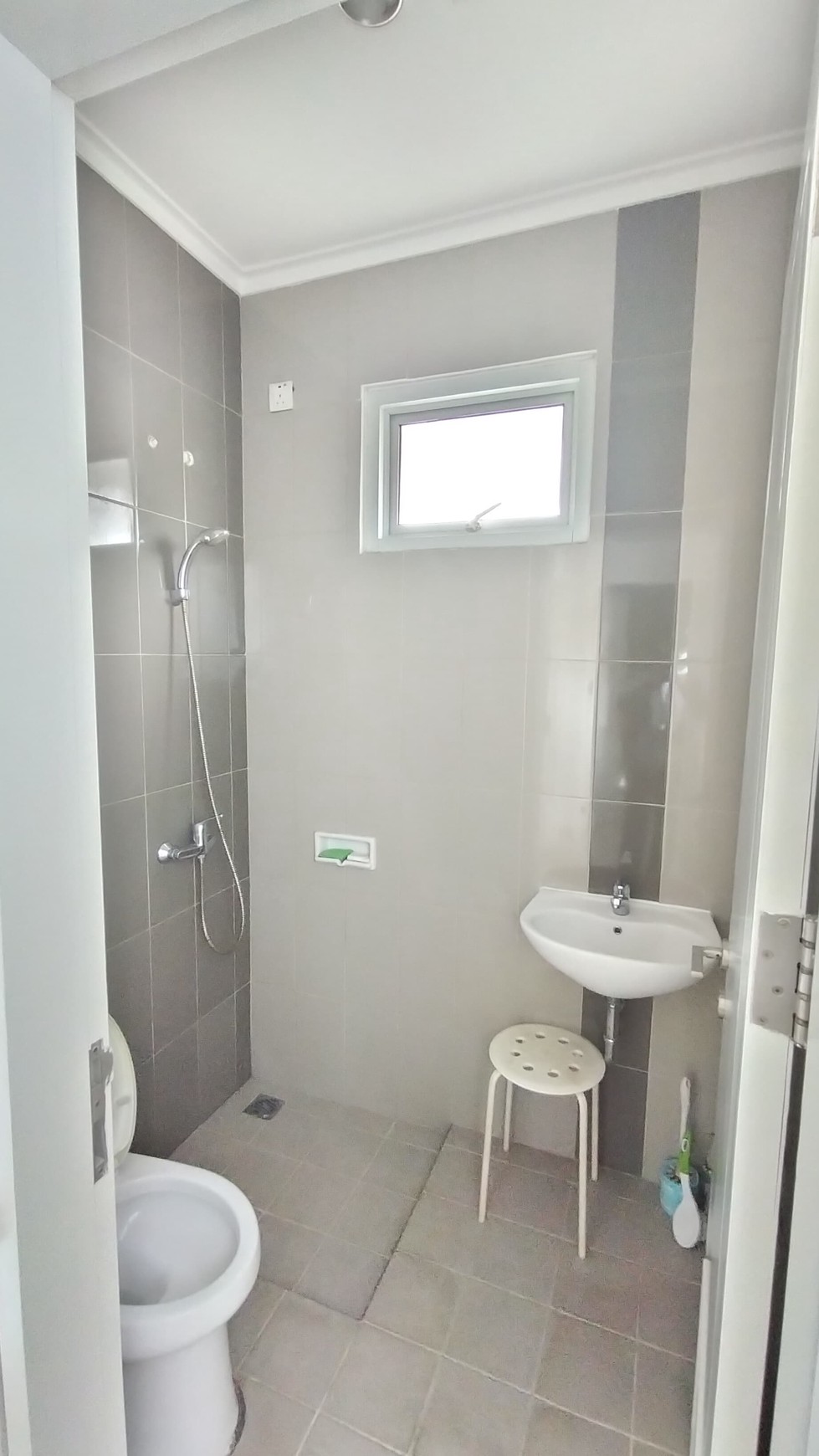 Rumah Modern Minimalis di kawasan ramai Gading Serpong