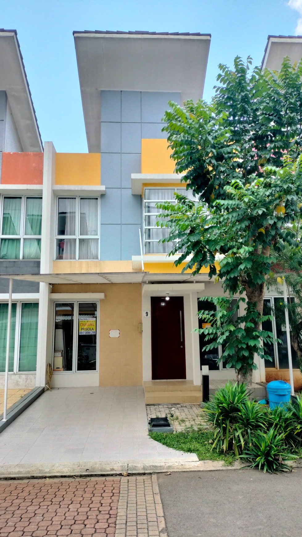 Rumah Modern Minimalis di kawasan ramai Gading Serpong