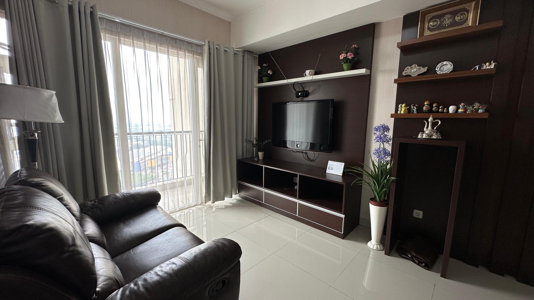 Apartemen Semi-Furnish di Oasis Lippo Cikarang - Lokasi Strategis, Harga Menarik!