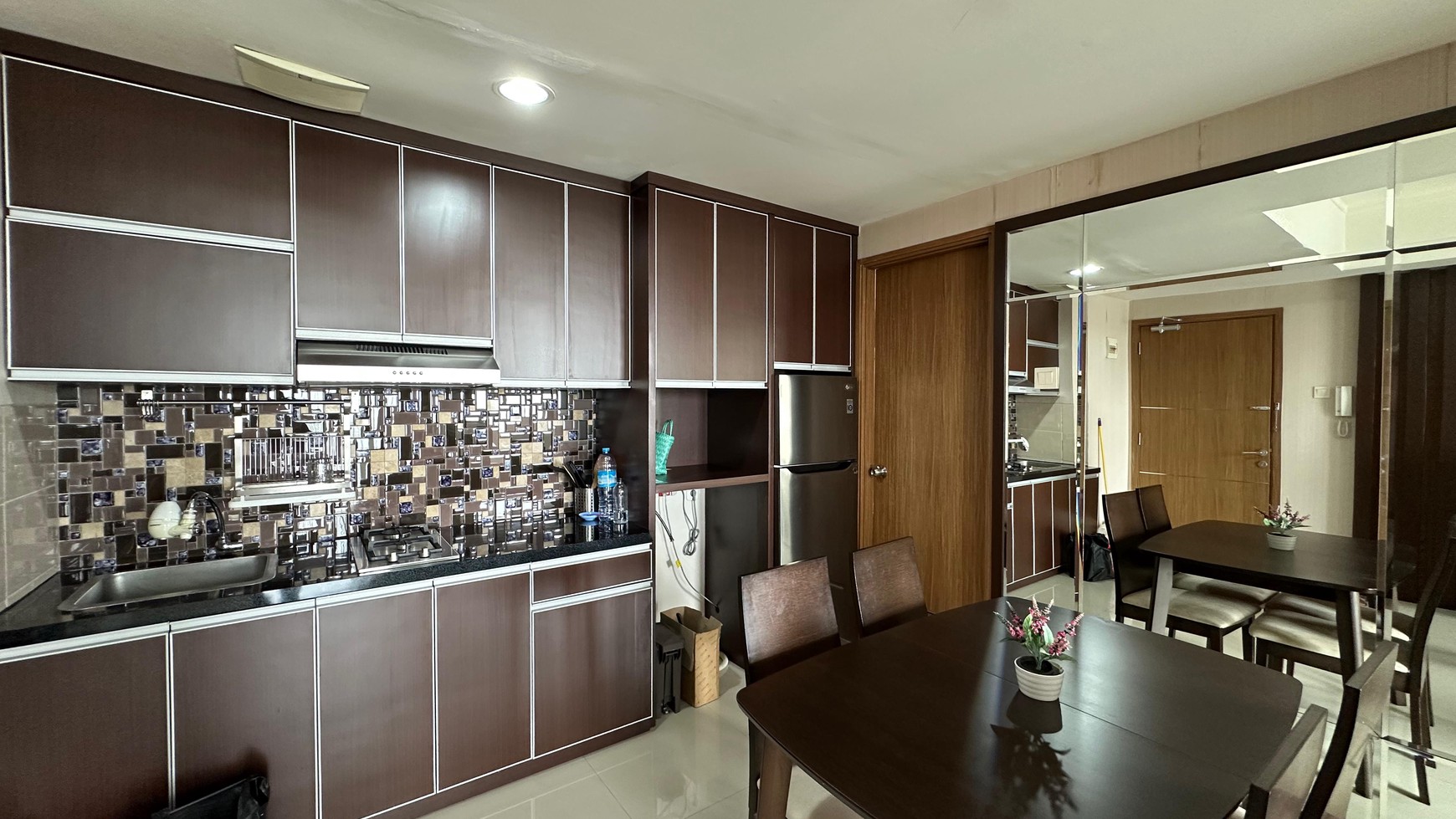 Apartemen Semi-Furnish di Oasis Lippo Cikarang - Lokasi Strategis, Harga Menarik!