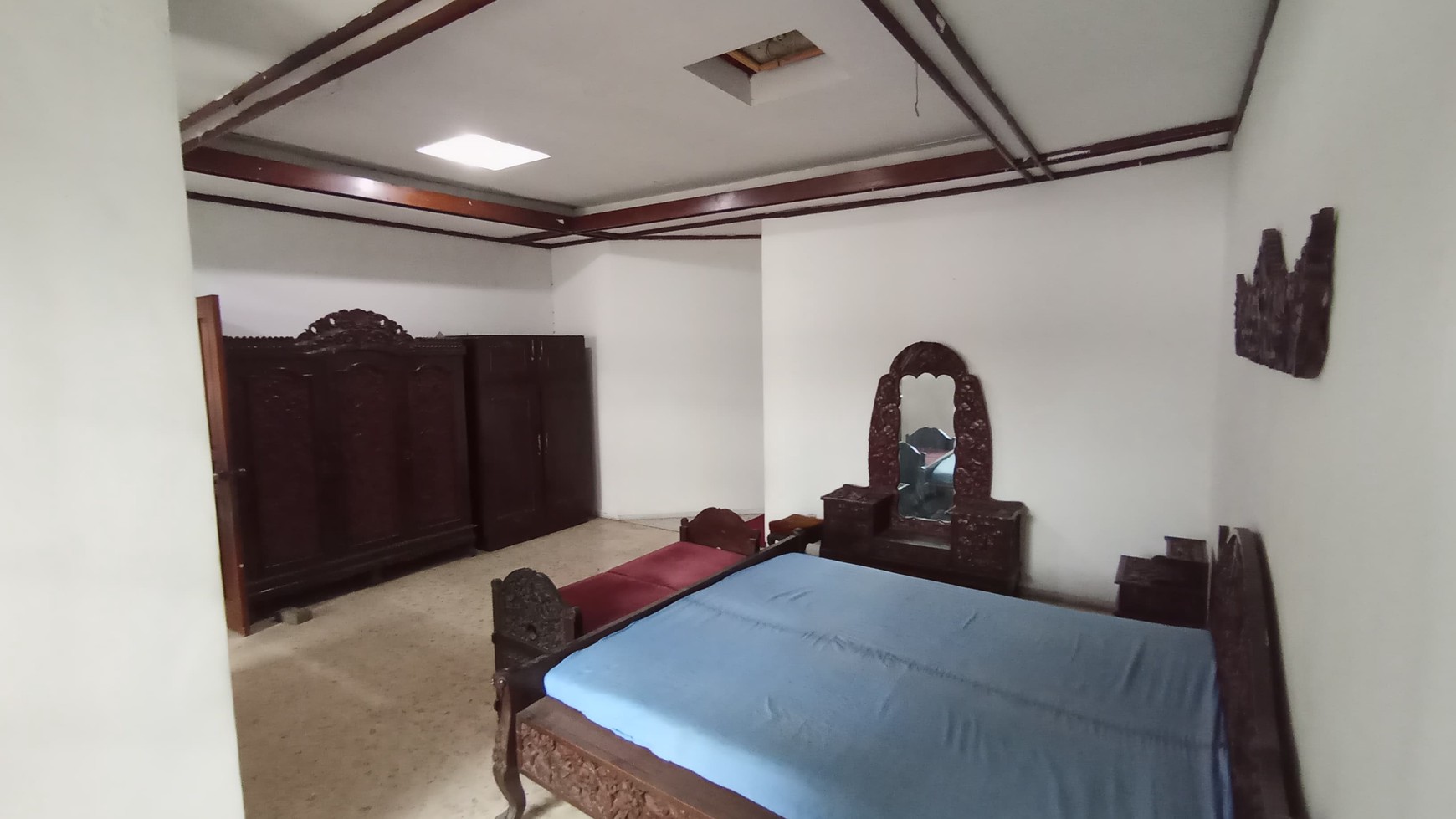 DIJUAL RUMAH FURNISHED DEKAT AREA PERKANTORAN, SURABAYA BARAT