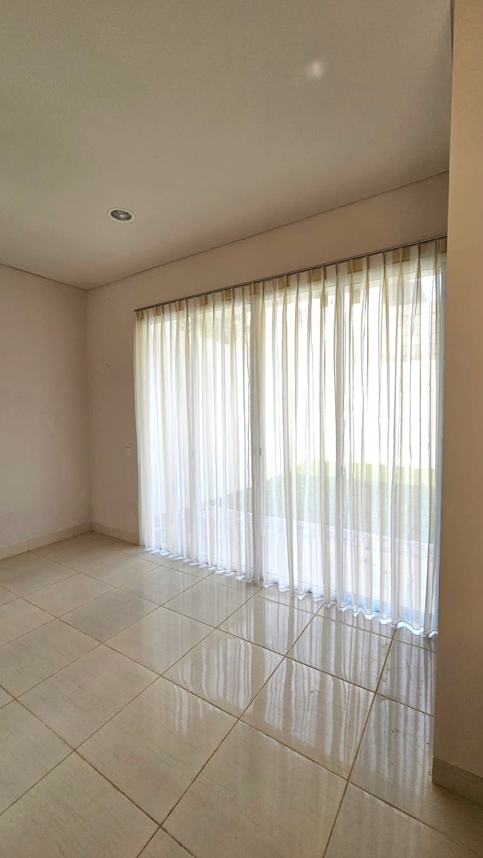 Hot Rent. Rumah bagus Vanya Park Azura, BSD
