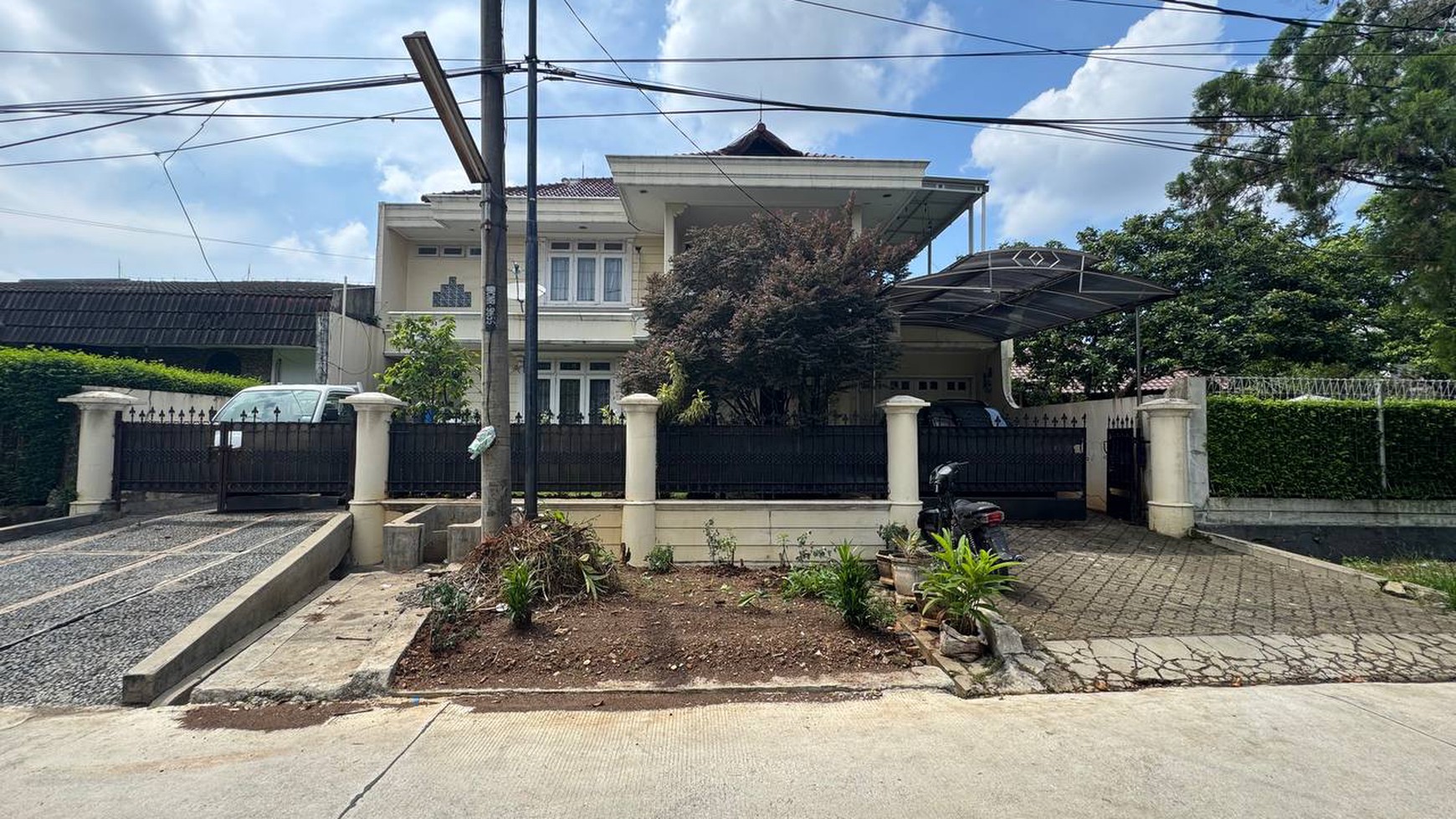 Cinere mega cinere rumah belakang informa luas 350