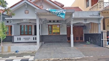 Rumah Lokasi Bagus di Pesona Khayangan Margonda Depok