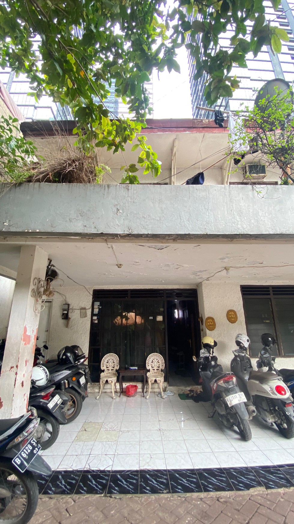 Dijual rumah lama di kawasan SCBD - Jakarta Selatan