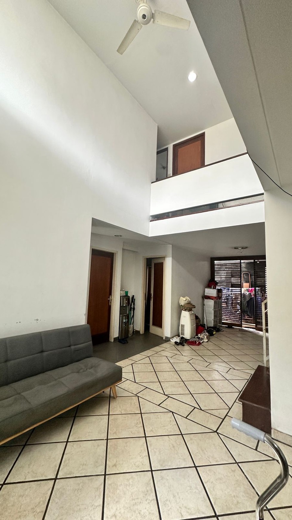 Dijual rumah harga menarik di Gn. Ayu Taman Bromo Lippo Karawaci Tangerang