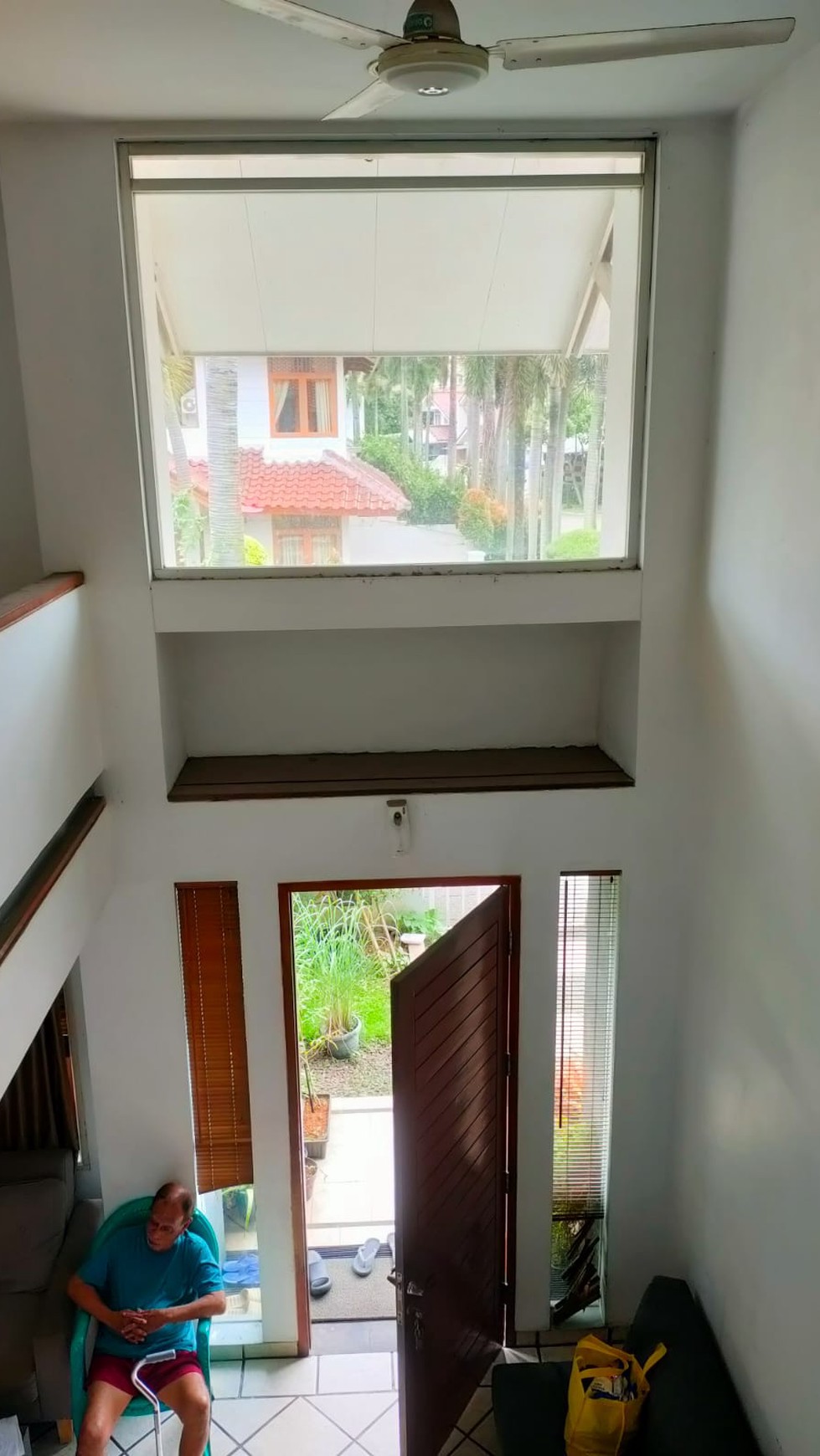 Dijual rumah harga menarik di Gn. Ayu Taman Bromo Lippo Karawaci Tangerang