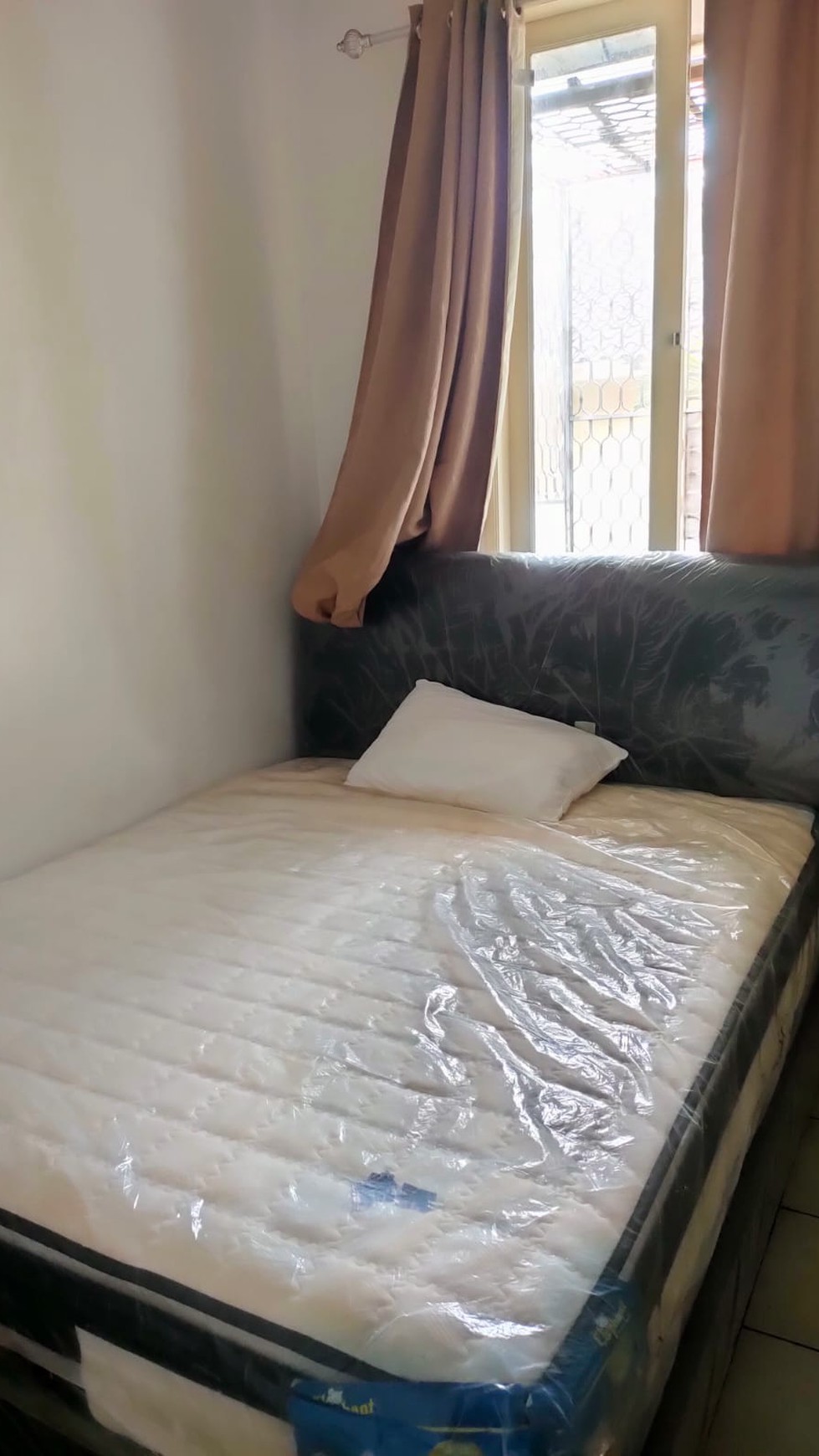 Dijual rumah harga menarik di Gn. Ayu Taman Bromo Lippo Karawaci Tangerang