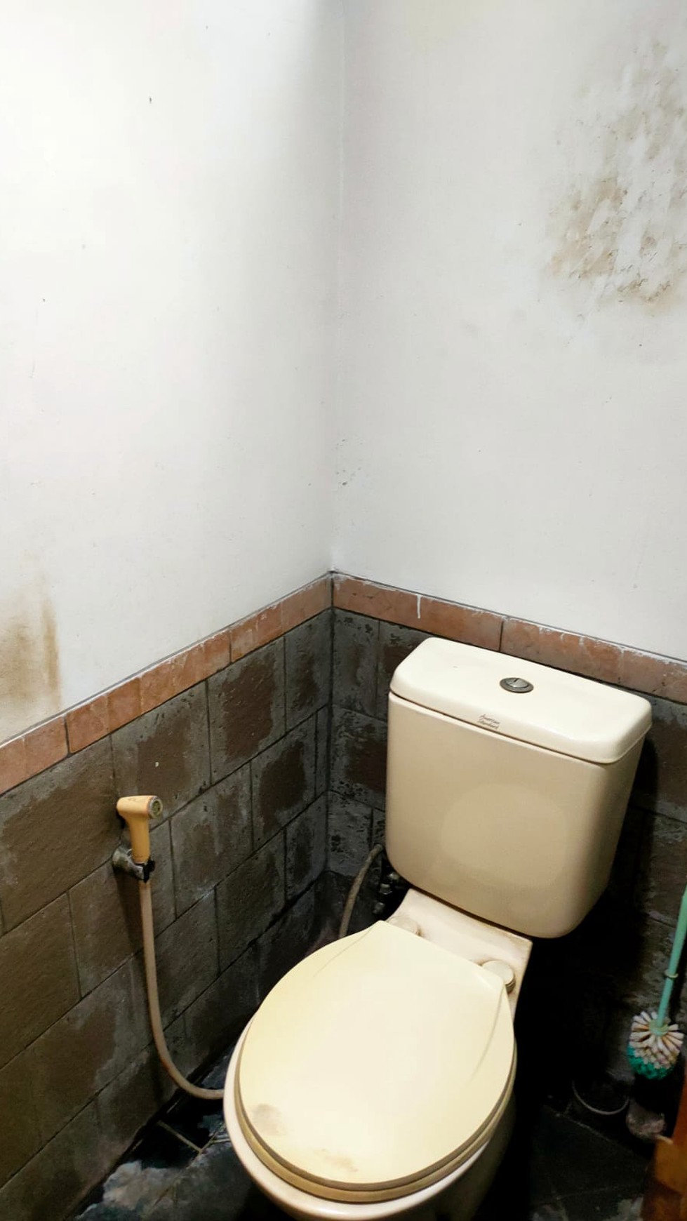 Dijual rumah harga menarik di Gn. Ayu Taman Bromo Lippo Karawaci Tangerang