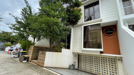 Rumah Mewah Bagus 2 Lantai Siap Huni lokasi sangat strategis di Lebak Bulus, Jakarta Selatan