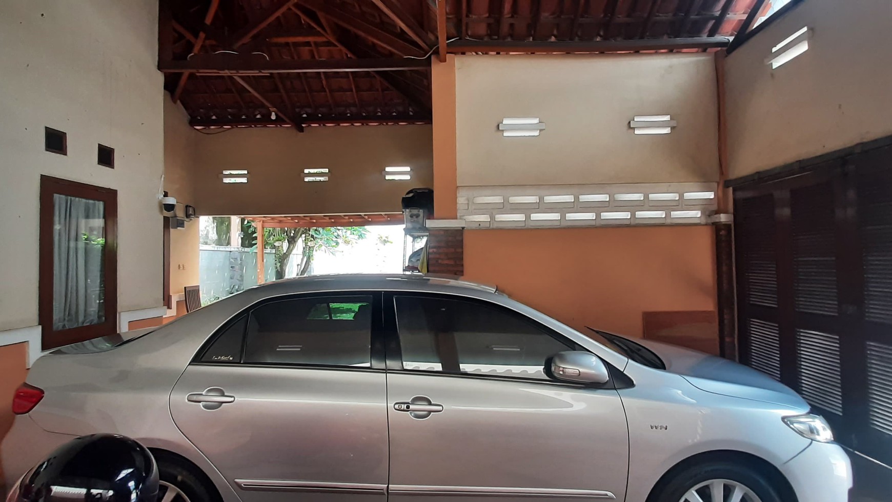 Rumah Luas Fully Furnished Diarea Griya Loka Sektor 1 BSD, Gatte Toll.