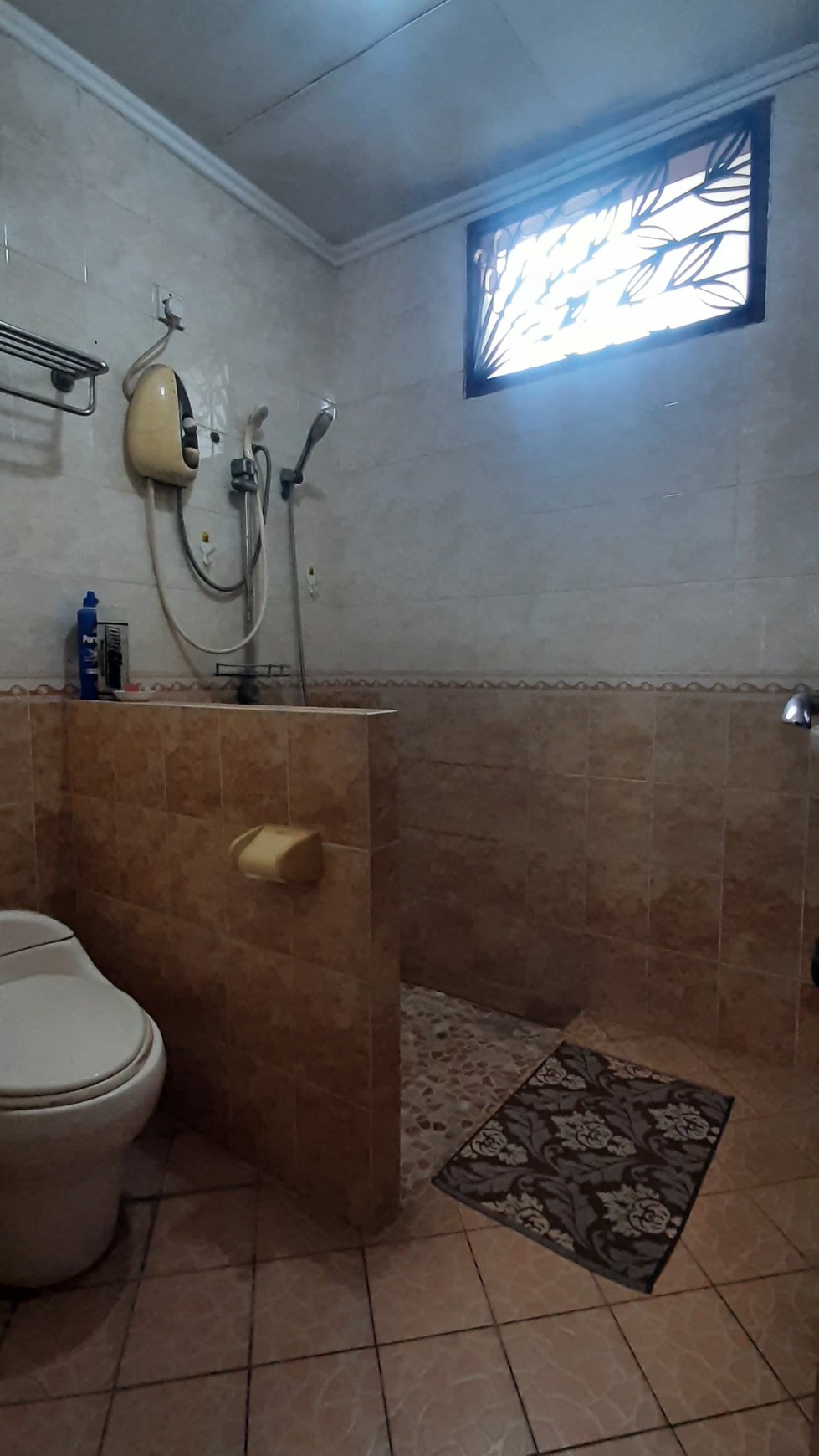 Rumah Luas Fully Furnished Diarea Griya Loka Sektor 1 BSD, Gatte Toll.