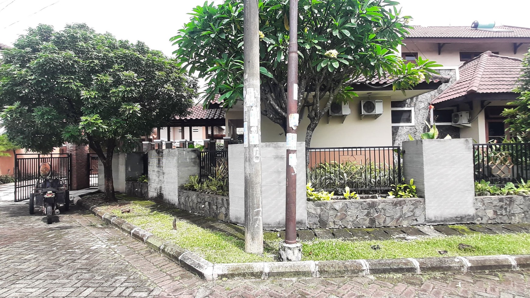 Rumah Luas Fully Furnished Diarea Griya Loka Sektor 1 BSD, Gatte Toll.