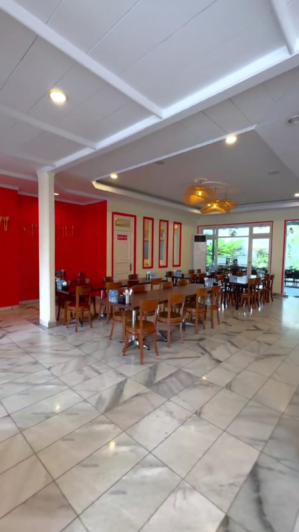 Dijual ex Resto di Kemang Selatan Raya