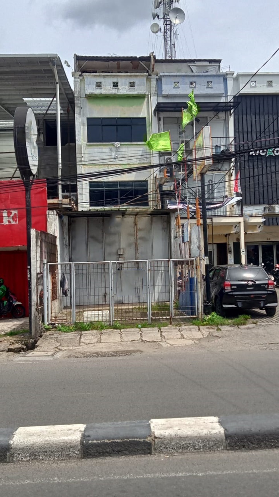 Ruko Lokasi Strategis Pinggir Jalan di Jakarta Selatan