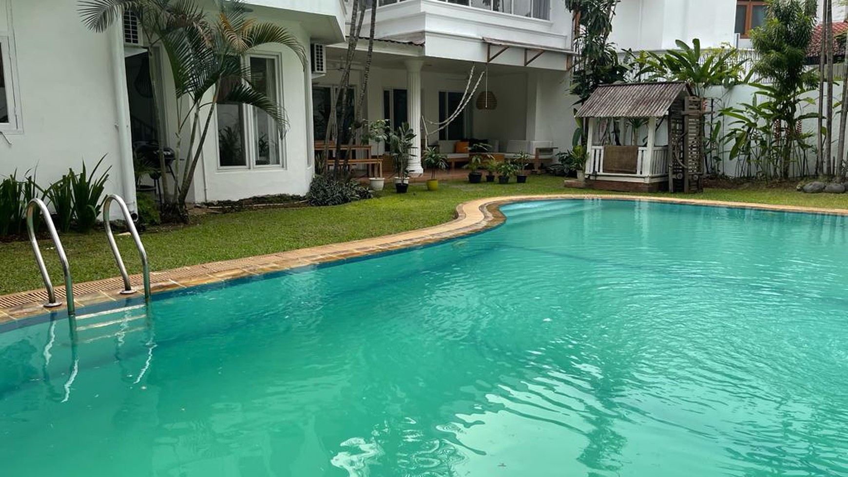 Rumah Hitung Tanah Area Cipete